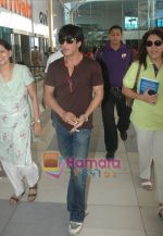 Shahrukh Khan Snapped at domestic airport in Mumbai on 18th April 2011 (2).JPG